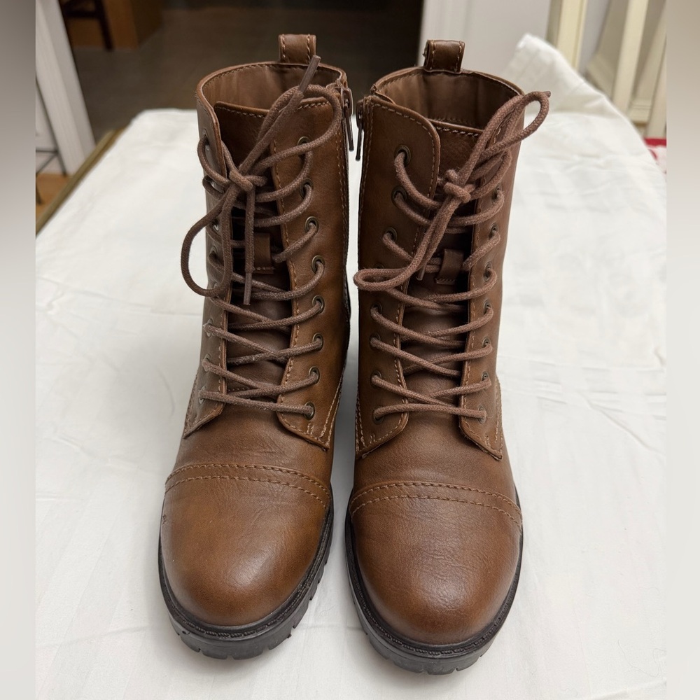 Universal Thread Boots - Picture 2 of 4